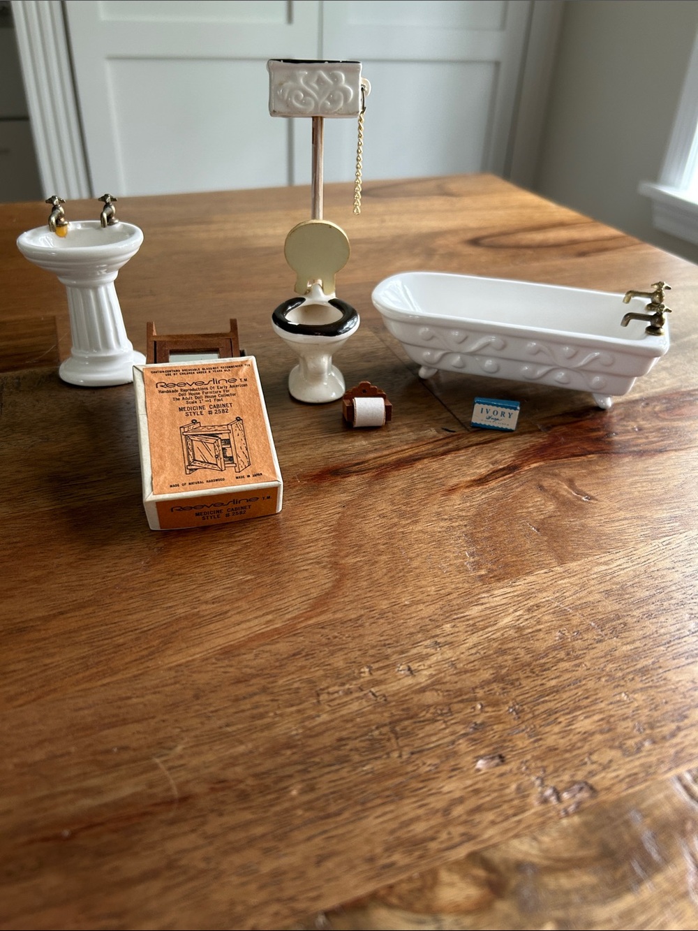 Vtg Reevesline White Bathroom Set, Lot of 6 Dollhouse Furniture
